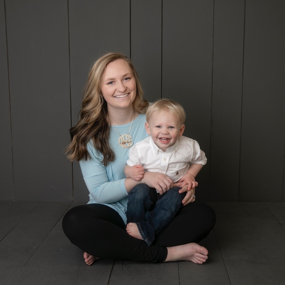 Meet your Posher, Dana - Picture 1 of 1